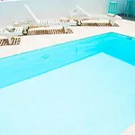Turquesa Beach&pool פלאיה הונדה