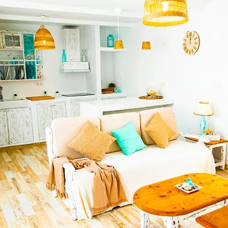 Turquesa Beach&pool Apartment Playa Honda (Lanzarote)